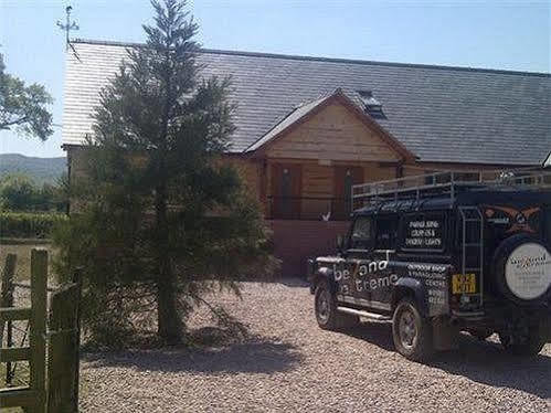 Big Bear Lodge Melverley Εξωτερικό φωτογραφία